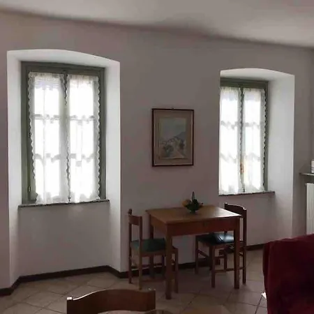 Sui Tetti Di Pietra * Varallo