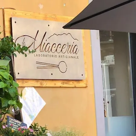 Sui Tetti Di Pietra Varallo